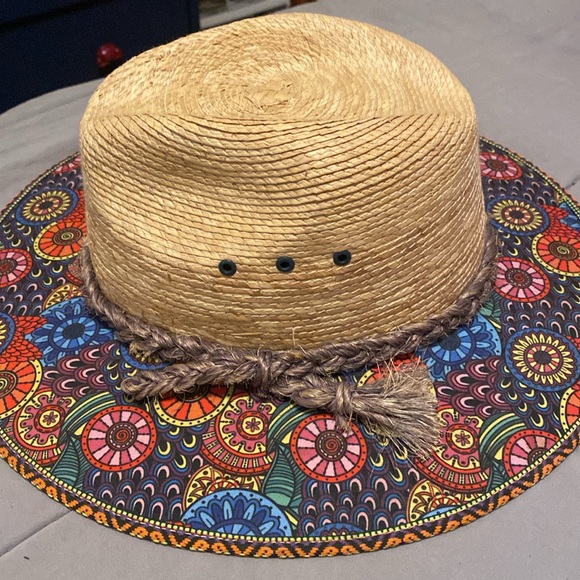 Artesanl Hat - Picture 3 of 4